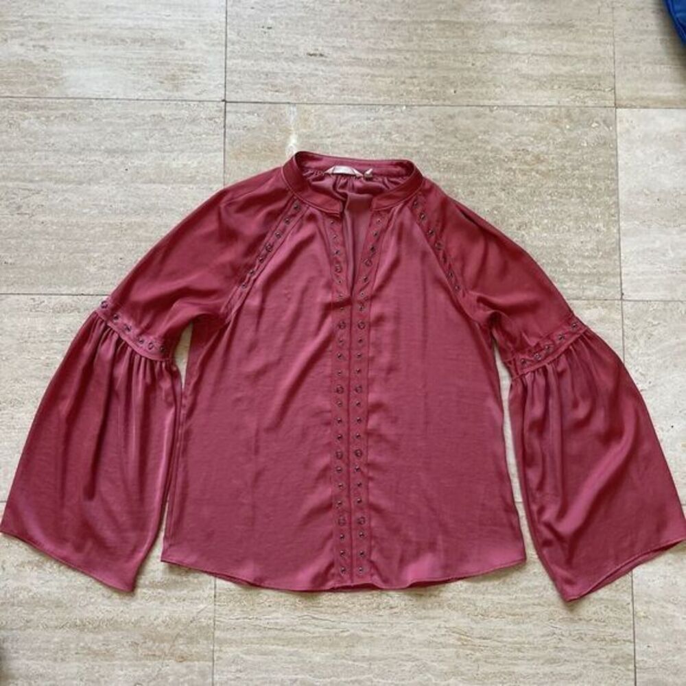 Soft Surrounding Womens Blouse XS Pink Gail Grommet Silky V Neck Shirt Top